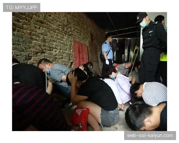 四月警方通报：成功打击一个在米兰德比期间制售假球票的团伙